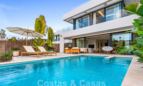 Instapklare, moderne luxevilla te koop in een gated golfresort aan de New Golden Mile, Marbella - Estepona 62935