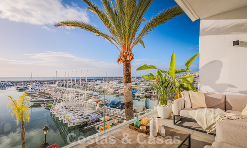 Modern gerenoveerd penthouse te koop, eerstelijns in de jachthaven van Puerto Banus, Marbella 63445