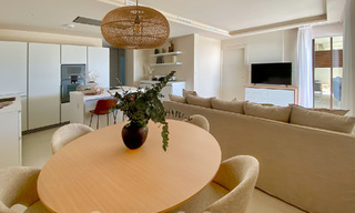 Modern tuinappartement te koop met zeezicht in een luxueus strandcomplex op de New Golden Mile, Marbella - Estepona 63403 