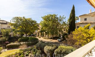 Ruim, luxe appartement, gelegen in een exclusieve gated community aan de golfbaan te koop in Nueva Andalucia, Marbella 63239 