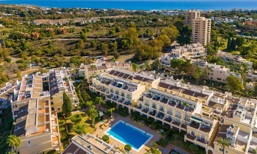 Luxueus penthouse met zeezicht te koop in het hartje van Nueva Andalucia’s golfvallei, Marbella 63465