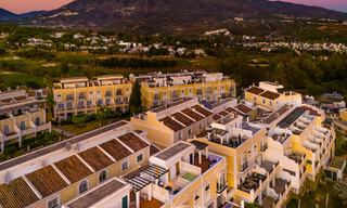 Luxueus penthouse met zeezicht te koop in het hartje van Nueva Andalucia’s golfvallei, Marbella 63472 