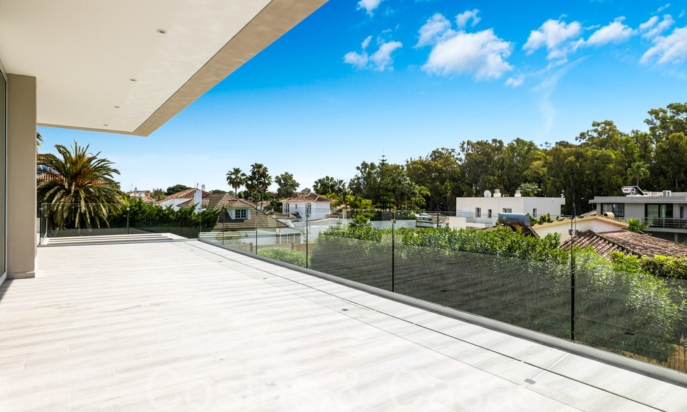 Instapklare, nieuwe, moderne villa te koop op een steenworp van het strand en alle voorzieningen in San Pedro, Marbella 67019