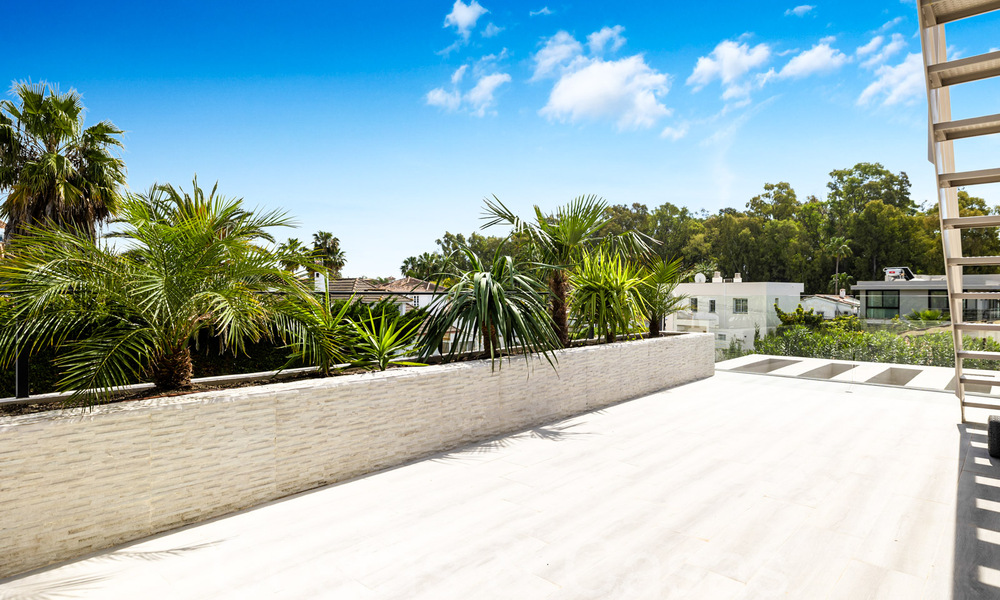 Instapklare, nieuwe, moderne villa te koop op een steenworp van het strand en alle voorzieningen in San Pedro, Marbella 67020