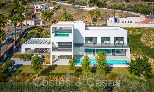 Instapklare, moderne luxevilla te koop met infinity zwembad in een exclusieve gated community in Benalmadena, Costa del Sol 64107