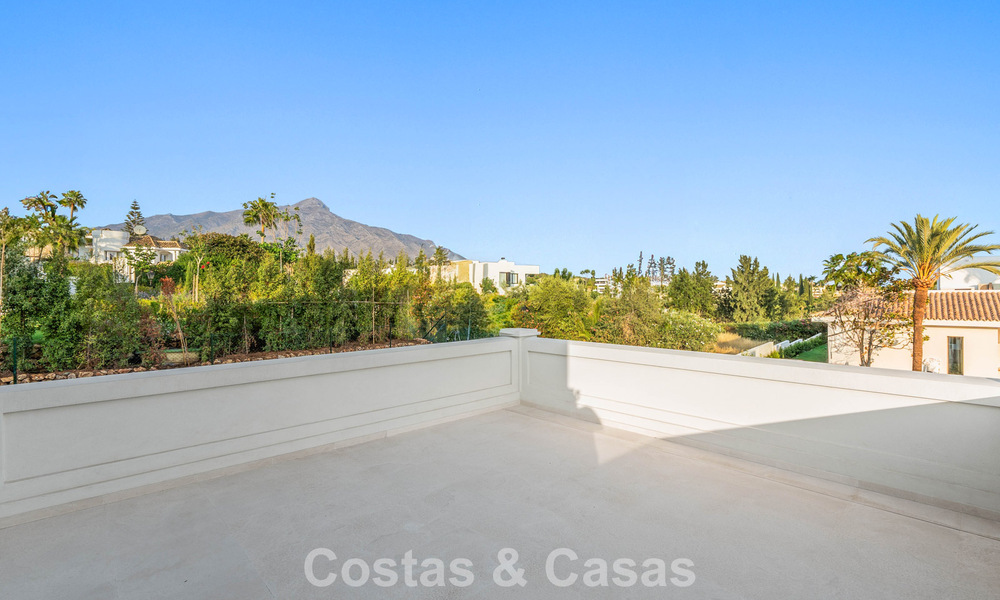 Instapklare, luxevilla met modern-Mediterraan design te koop in een populaire golfomgeving in Nueva Andalucia, Marbella 774507