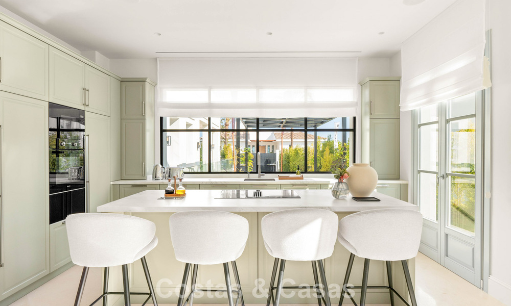 Instapklare, luxevilla met modern-Mediterraan design te koop in een populaire golfomgeving in Nueva Andalucia, Marbella 774518