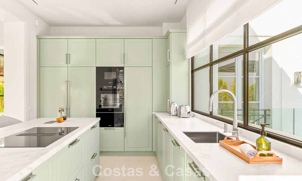 Instapklare, luxevilla met modern-Mediterraan design te koop in een populaire golfomgeving in Nueva Andalucia, Marbella 774519