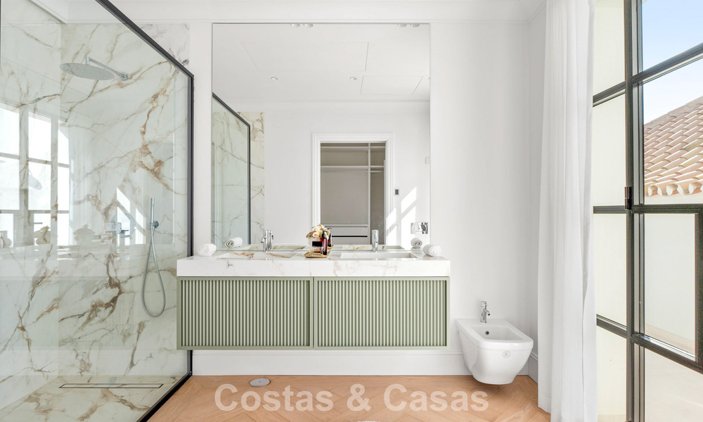 Instapklare, luxevilla met modern-Mediterraan design te koop in een populaire golfomgeving in Nueva Andalucia, Marbella 774526