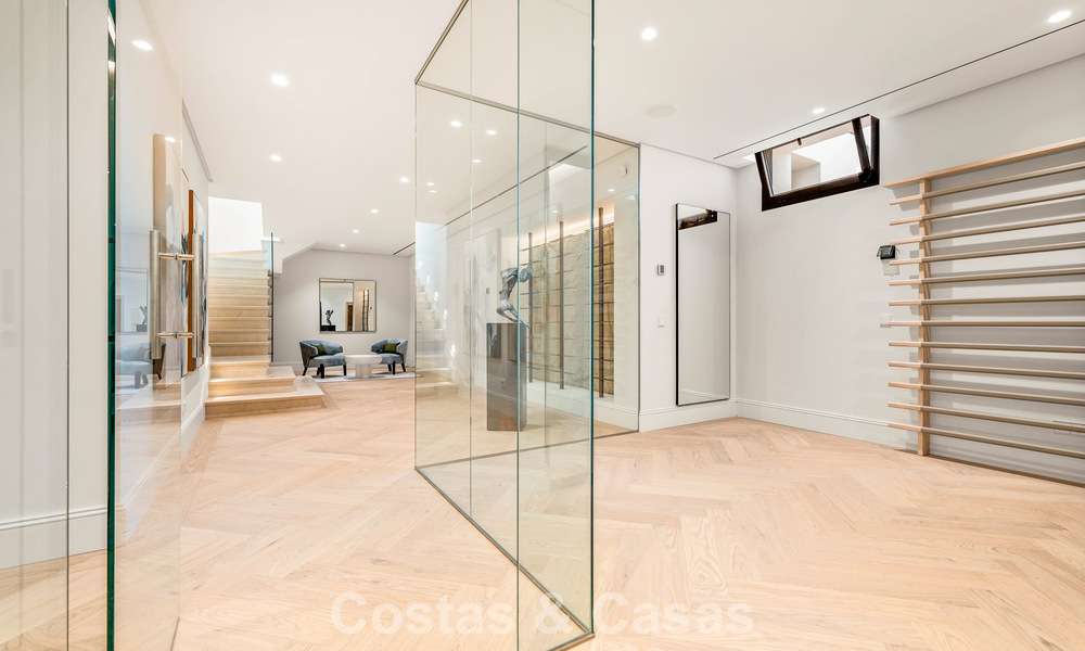 Instapklare, luxevilla met modern-Mediterraan design te koop in een populaire golfomgeving in Nueva Andalucia, Marbella 774545