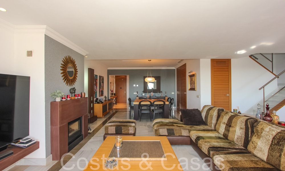 Instapklaar, ruim penthouse te koop met magnifiek zeezicht in Benahavis - Marbella 64316