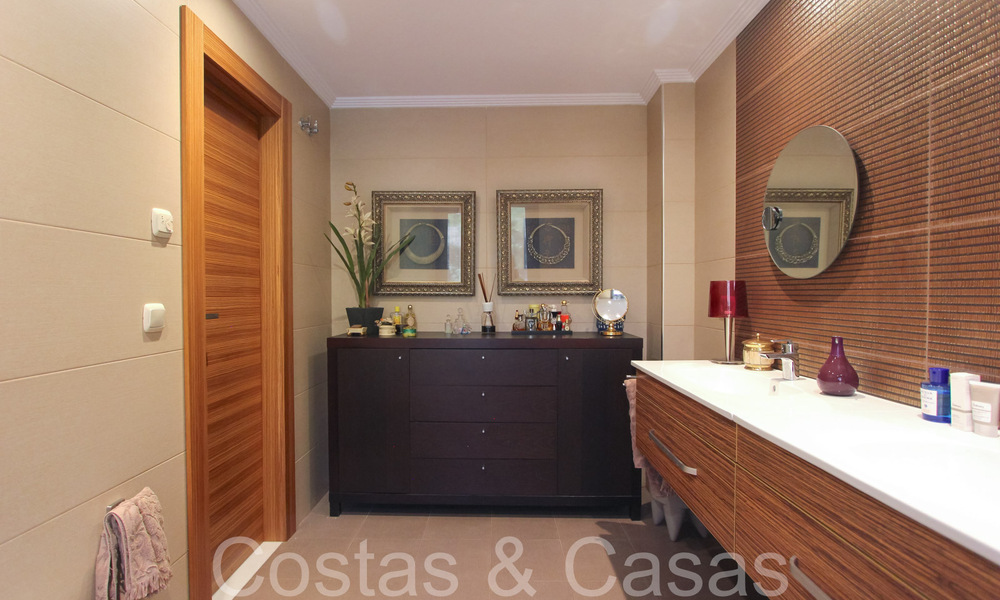 Instapklaar, ruim penthouse te koop met magnifiek zeezicht in Benahavis - Marbella 64329