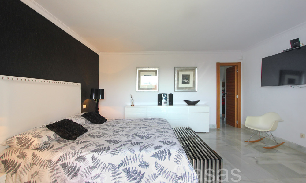 Instapklaar, ruim penthouse te koop met magnifiek zeezicht in Benahavis - Marbella 64332