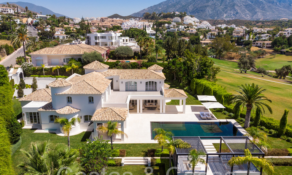 Oogstrelende luxevilla met modern- Mediterrane bouwstijl te koop, eerstelijnsgolf in Nueva Andalucia, Marbella 64505