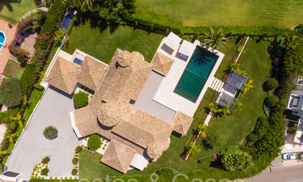 Oogstrelende luxevilla met modern- Mediterrane bouwstijl te koop, eerstelijnsgolf in Nueva Andalucia, Marbella 64507