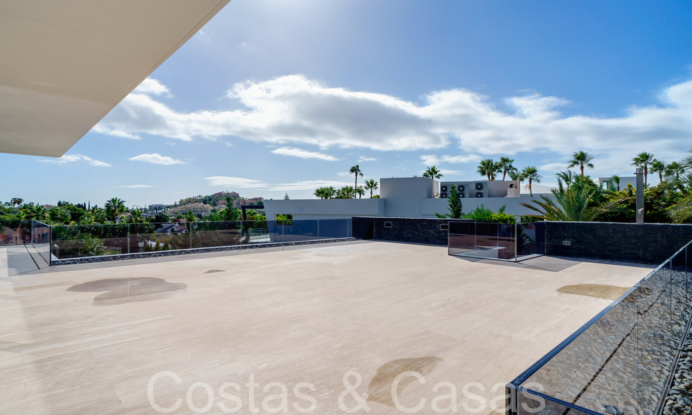 Nieuwe luxevilla met geavanceerde bouwstijl te koop in Nueva Andalucia’s golfvallei, Marbella 64530