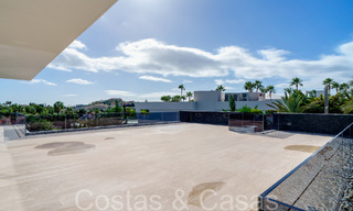 Nieuwe luxevilla met geavanceerde bouwstijl te koop in Nueva Andalucia’s golfvallei, Marbella 64530 