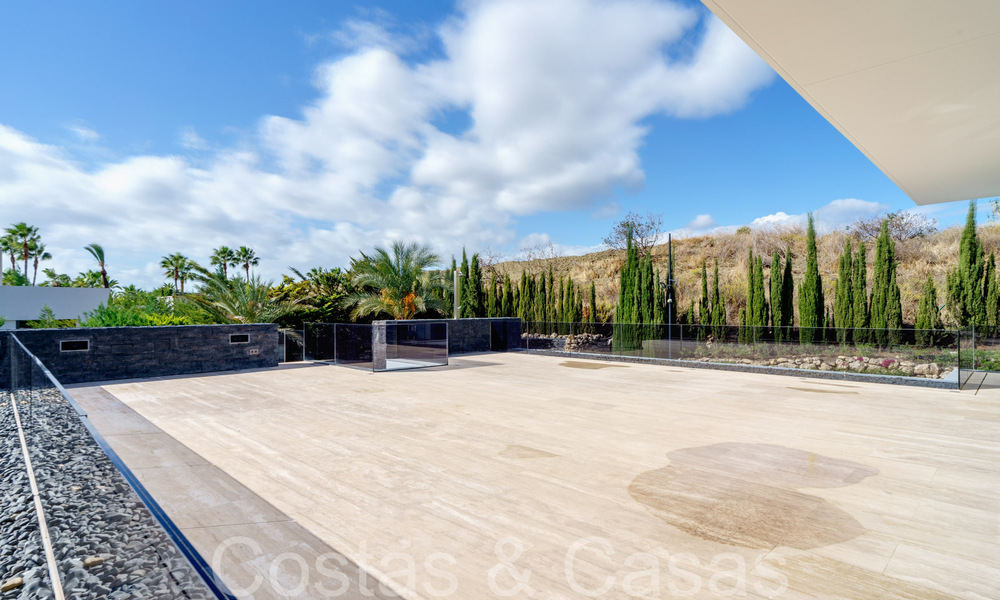 Nieuwe luxevilla met geavanceerde bouwstijl te koop in Nueva Andalucia’s golfvallei, Marbella 64531