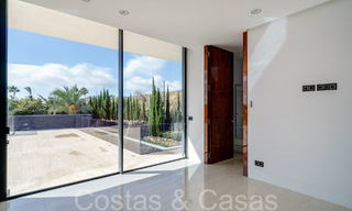 Nieuwe luxevilla met geavanceerde bouwstijl te koop in Nueva Andalucia’s golfvallei, Marbella 64536 