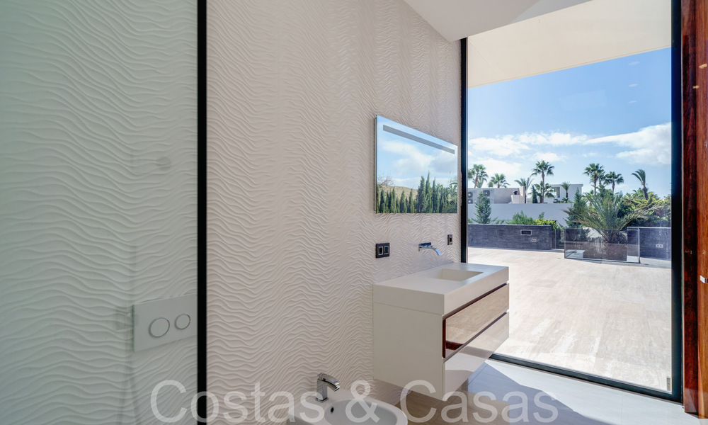 Nieuwe luxevilla met geavanceerde bouwstijl te koop in Nueva Andalucia’s golfvallei, Marbella 64540
