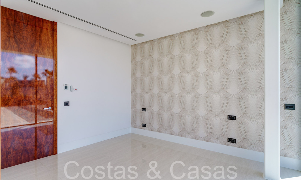 Nieuwe luxevilla met geavanceerde bouwstijl te koop in Nueva Andalucia’s golfvallei, Marbella 64546