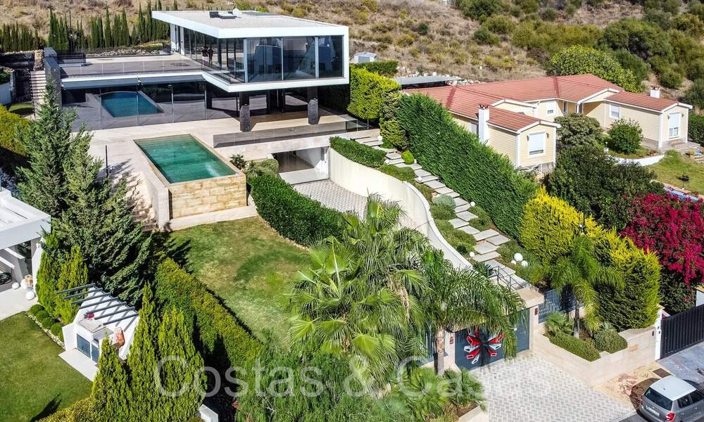 Nieuwe luxevilla met geavanceerde bouwstijl te koop in Nueva Andalucia’s golfvallei, Marbella 64559