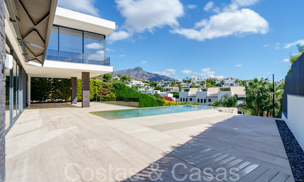 Nieuwe luxevilla met geavanceerde bouwstijl te koop in Nueva Andalucia’s golfvallei, Marbella 64566