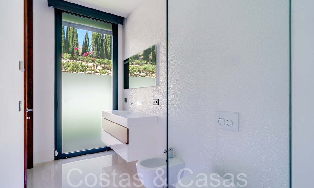 Nieuwe luxevilla met geavanceerde bouwstijl te koop in Nueva Andalucia’s golfvallei, Marbella 64579