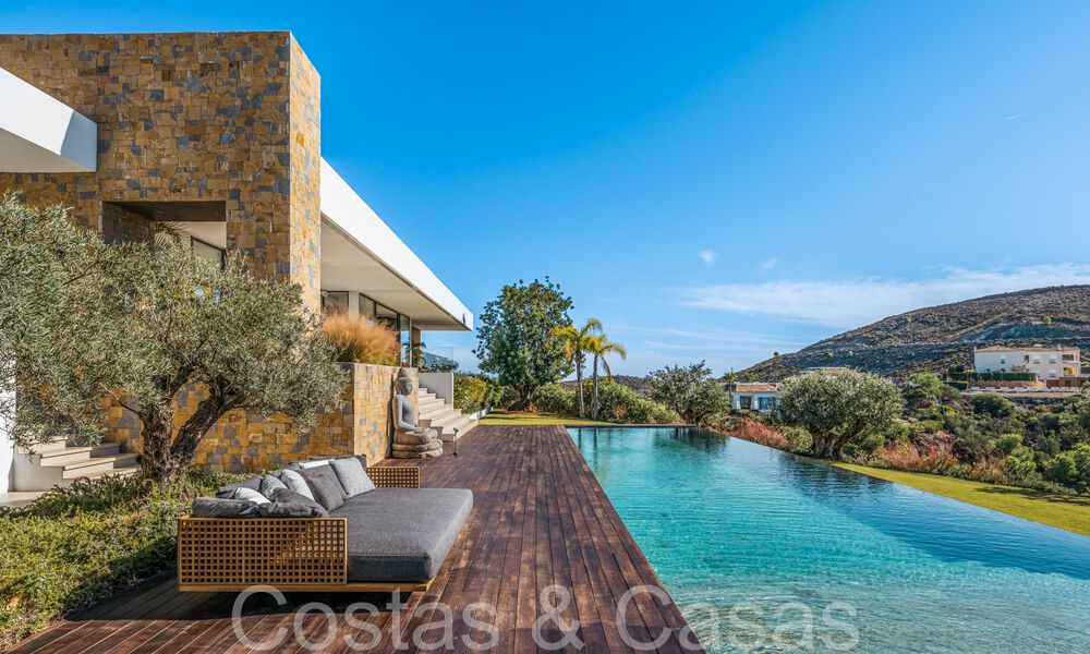 Instapklare, moderne luxevilla te koop, eerstelijnsgolf in het prestigieuze Marbella Club Golf Resort in Benahavis 65373