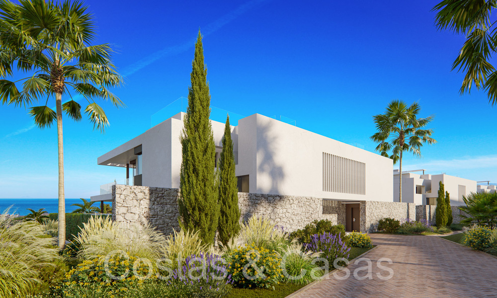 Nieuwe, modernistische huizen te koop direct aan de golfbaan in Oost-Marbella 64760