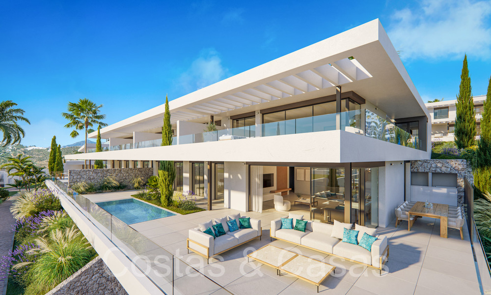 Nieuwe, modernistische huizen te koop direct aan de golfbaan in Oost-Marbella 64762