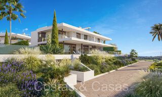 Nieuwe, modernistische huizen te koop direct aan de golfbaan in Oost-Marbella 64763 