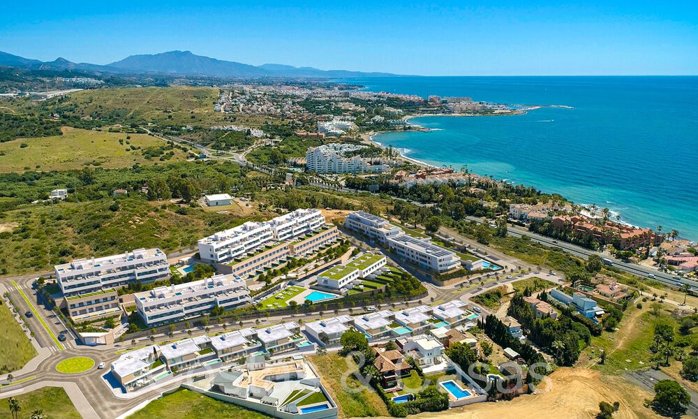 Laatste villa's! Energie-efficiënte nieuwbouwvilla te koop met zeezicht net buiten het centrum van Estepona 64786