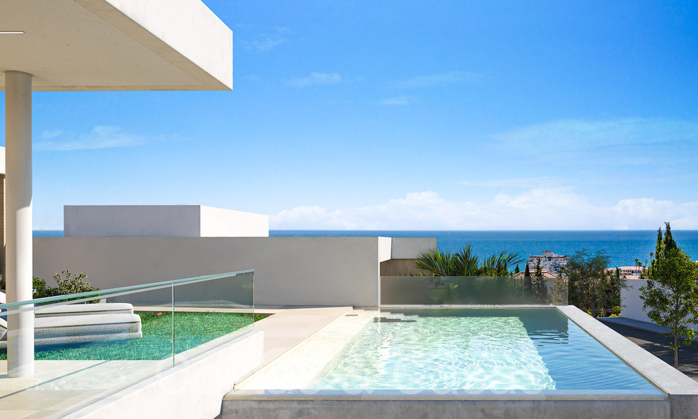 Laatste villa's! Energie-efficiënte nieuwbouwvilla te koop met zeezicht net buiten het centrum van Estepona 64790