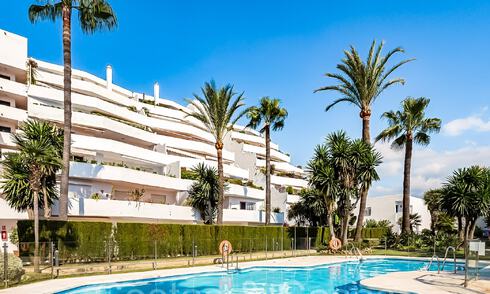 Stijlvol gerenoveerde appartement te koop in gated community in Nueva Andalucia, Marbella 65408