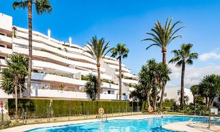 Stijlvol gerenoveerde appartement te koop in gated community in Nueva Andalucia, Marbella 65408 