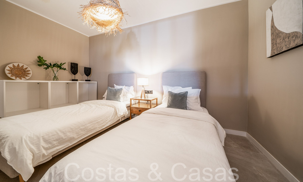 Stijlvol gerenoveerde appartement te koop in gated community in Nueva Andalucia, Marbella 65410