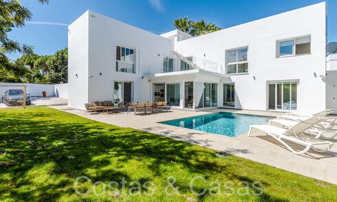 Instapklare, moderne luxevilla te koop omgeven door golfbanen in Nueva Andalucia, Marbella 65512