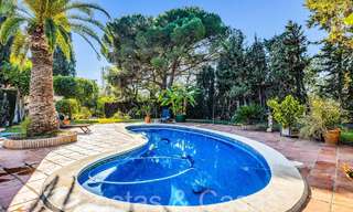 Rustieke villa te koop op ruim perceel op de New Golden Mile tussen Marbella en Estepona 65593 