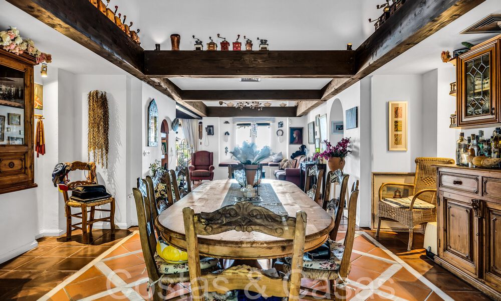Rustieke villa te koop op ruim perceel op de New Golden Mile tussen Marbella en Estepona 65603