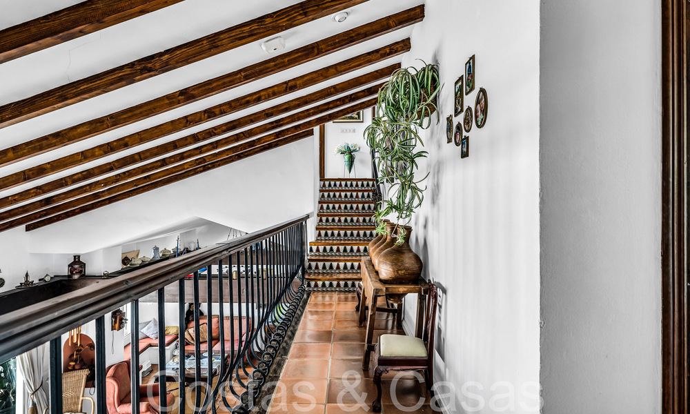 Rustieke villa te koop op ruim perceel op de New Golden Mile tussen Marbella en Estepona 65609