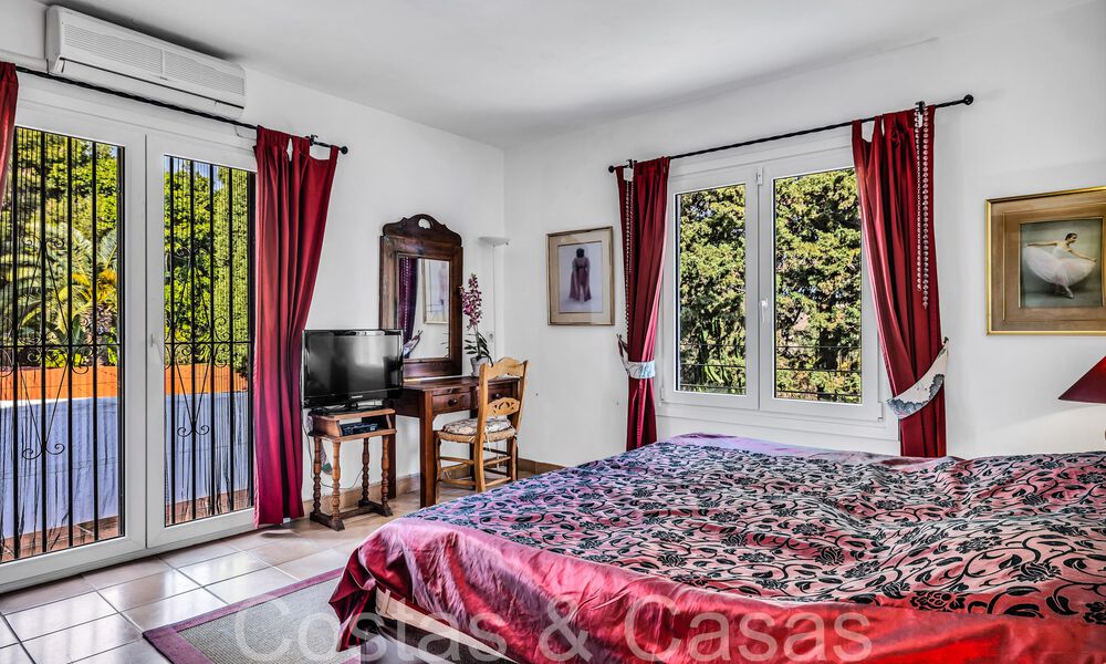 Rustieke villa te koop op ruim perceel op de New Golden Mile tussen Marbella en Estepona 65611