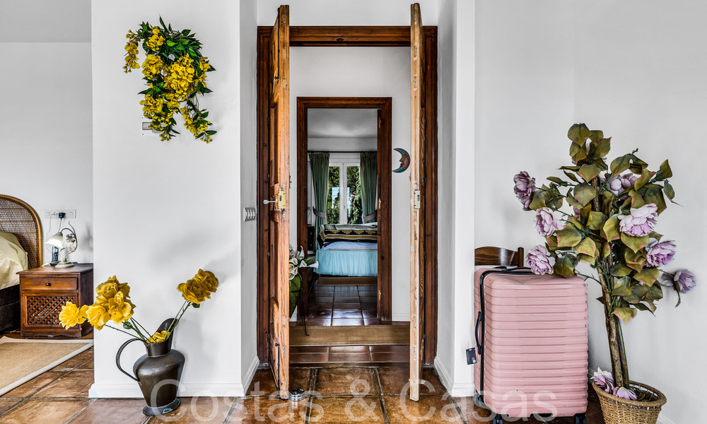 Rustieke villa te koop op ruim perceel op de New Golden Mile tussen Marbella en Estepona 65617