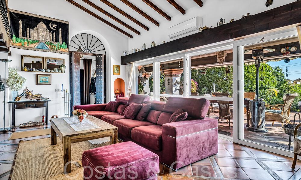 Rustieke villa te koop op ruim perceel op de New Golden Mile tussen Marbella en Estepona 65626