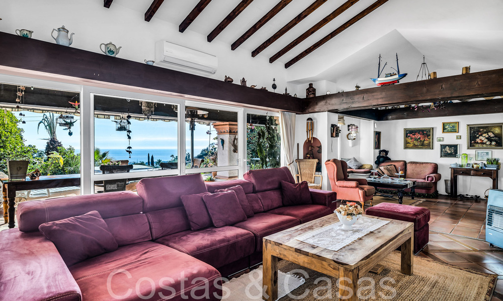 Rustieke villa te koop op ruim perceel op de New Golden Mile tussen Marbella en Estepona 65627