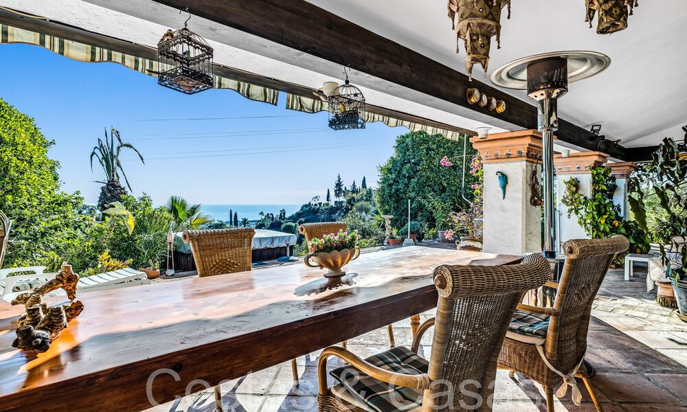 Rustieke villa te koop op ruim perceel op de New Golden Mile tussen Marbella en Estepona 65628