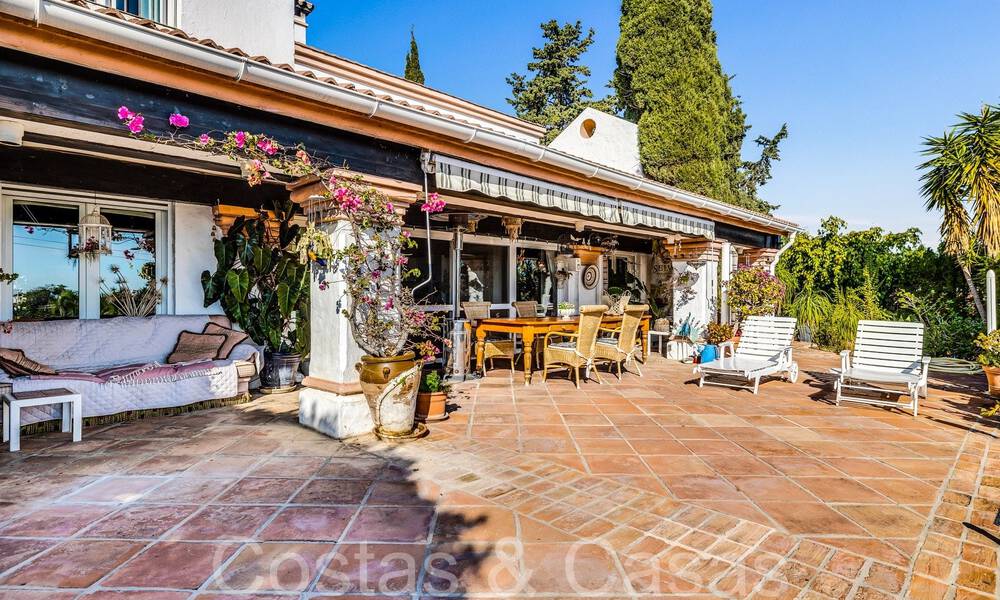 Rustieke villa te koop op ruim perceel op de New Golden Mile tussen Marbella en Estepona 65631