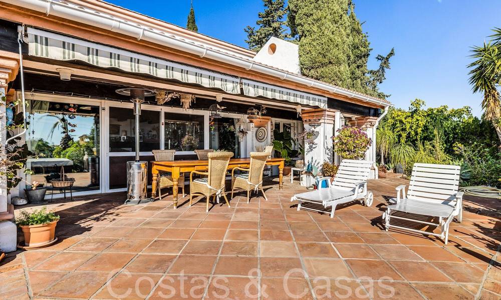 Rustieke villa te koop op ruim perceel op de New Golden Mile tussen Marbella en Estepona 65632