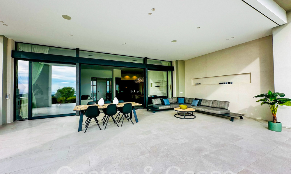 Architectonische luxevilla in een gated community met panoramisch zeezicht te koop in Marbella - Benahavis 65480