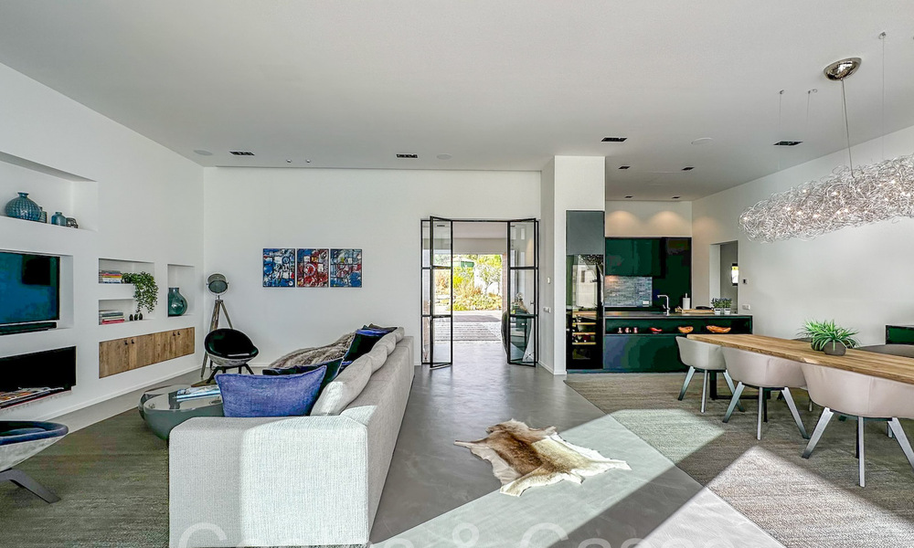 Architectonische luxevilla in een gated community met panoramisch zeezicht te koop in Marbella - Benahavis 65490